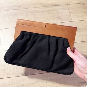 Apt. 9 wooden hinge clutch